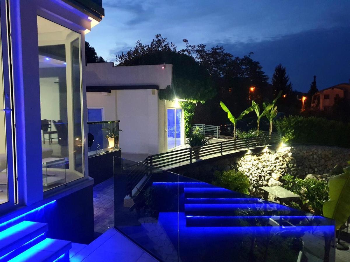 Penthouse Jacuzzi & Pool Apartmants أوباتيا المظهر الخارجي الصورة