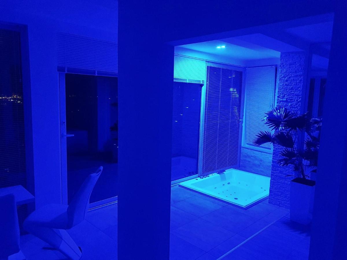 Penthouse Jacuzzi & Pool Apartmants أوباتيا المظهر الخارجي الصورة