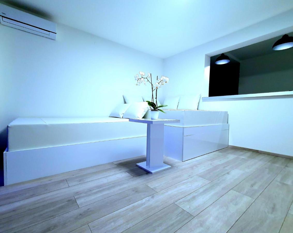 Penthouse Jacuzzi & Pool Apartmants أوباتيا المظهر الخارجي الصورة