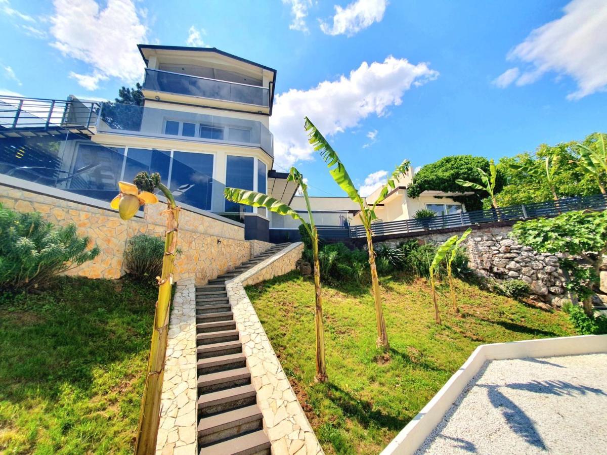 Penthouse Jacuzzi & Pool Apartmants أوباتيا المظهر الخارجي الصورة