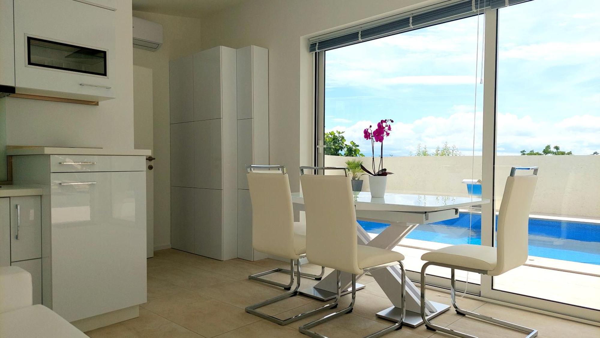 Penthouse Jacuzzi & Pool Apartmants أوباتيا المظهر الخارجي الصورة