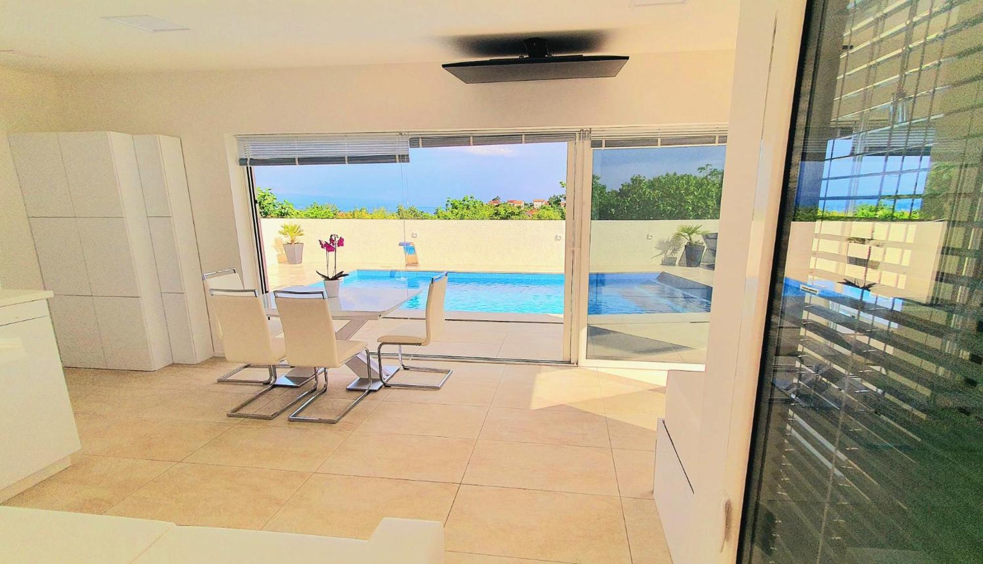 Penthouse Jacuzzi & Pool Apartmants أوباتيا المظهر الخارجي الصورة