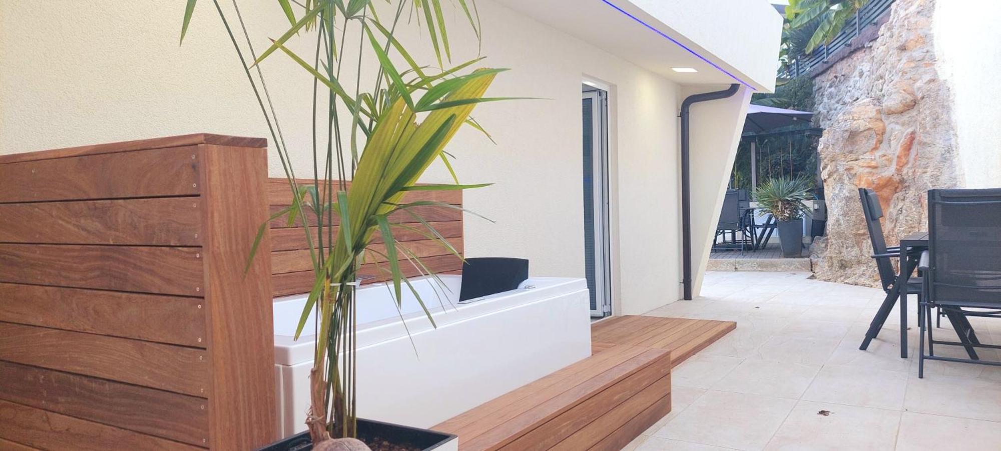 Penthouse Jacuzzi & Pool Apartmants أوباتيا المظهر الخارجي الصورة