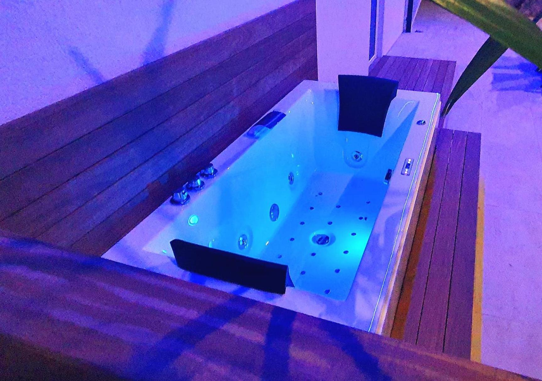 Penthouse Jacuzzi & Pool Apartmants أوباتيا المظهر الخارجي الصورة