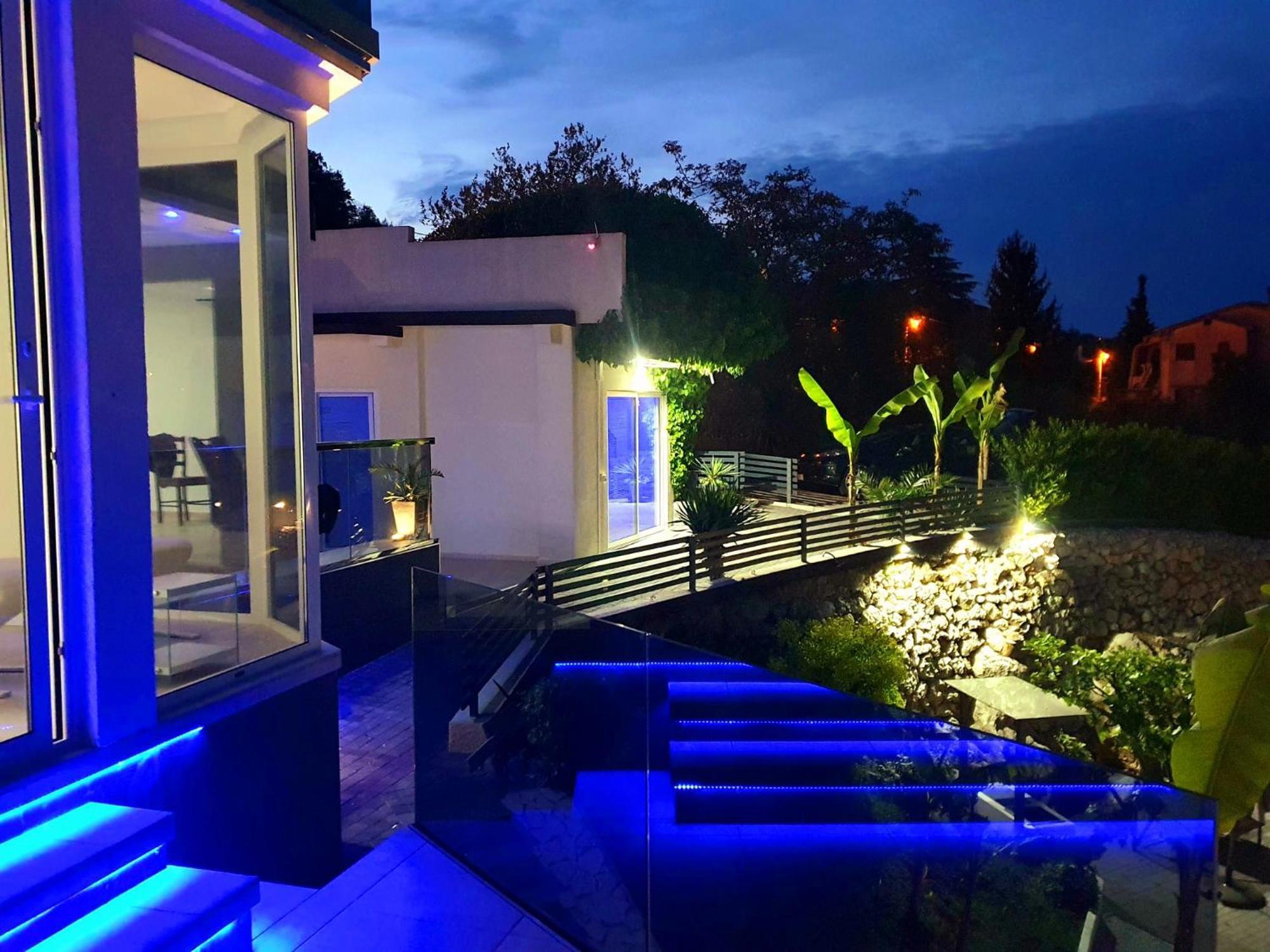 Penthouse Jacuzzi & Pool Apartmants أوباتيا المظهر الخارجي الصورة