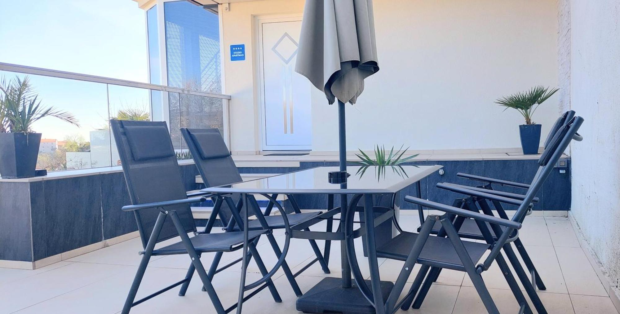 Penthouse Jacuzzi & Pool Apartmants أوباتيا المظهر الخارجي الصورة