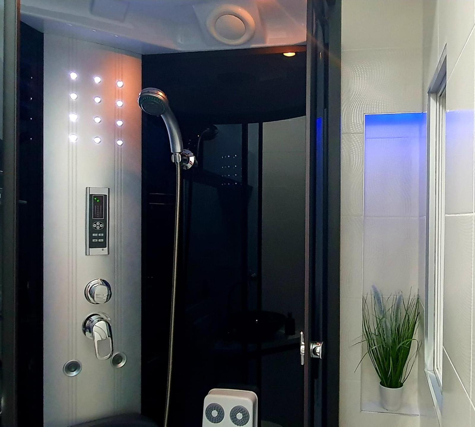 Penthouse Jacuzzi & Pool Apartmants أوباتيا المظهر الخارجي الصورة