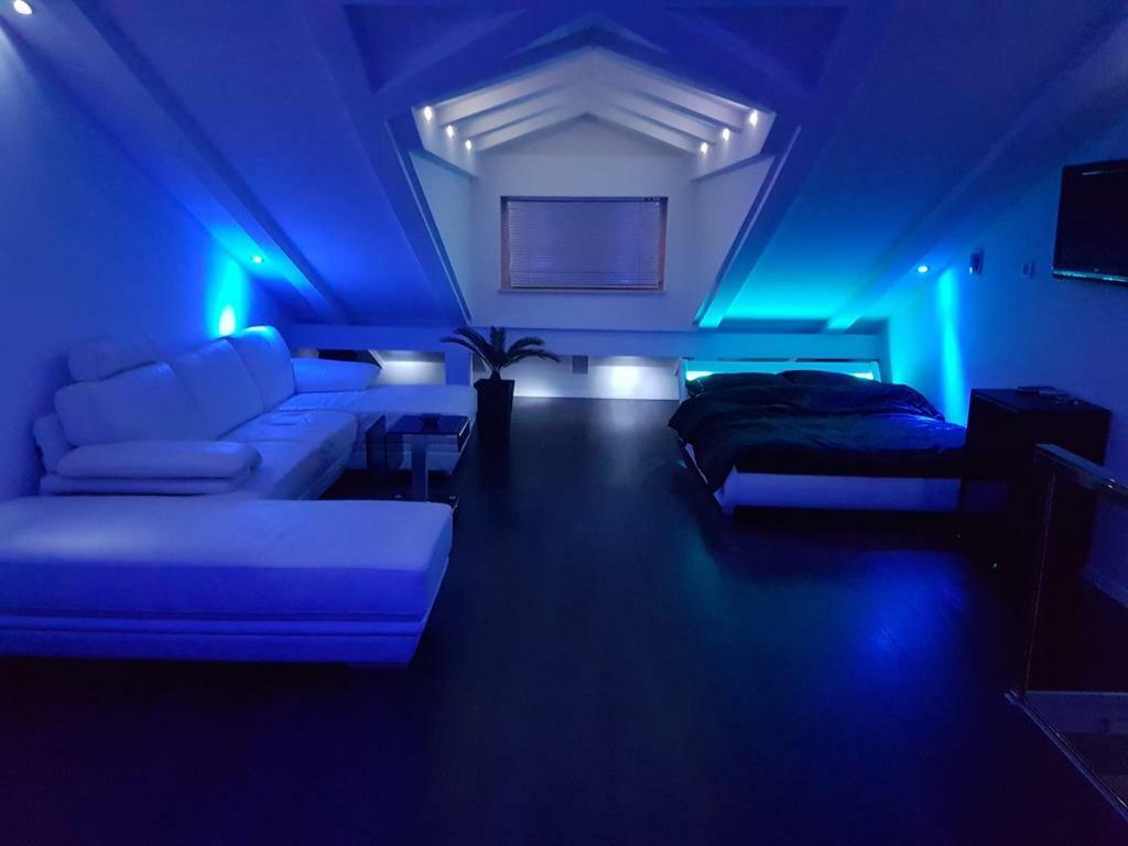 Penthouse Jacuzzi & Pool Apartmants أوباتيا المظهر الخارجي الصورة